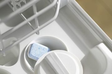 De-stink your dishwasher